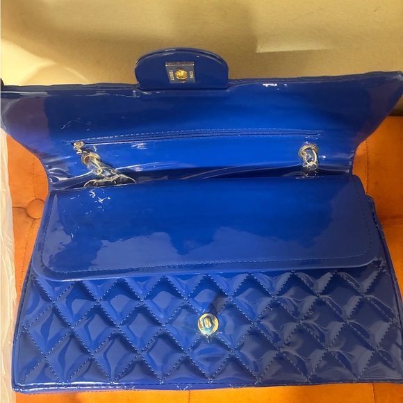 CHANEL Electric Blue Patent Quilted Shoulder Bag - Picture 6 of 6